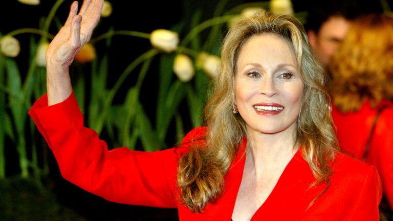 Faye Dunaway tilldelas italienska Kinéos hederspris vid filmfestivalen i Venedig