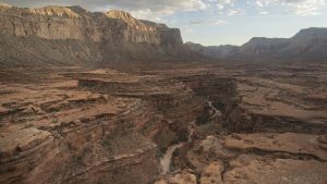 Here is the title rewritten in Swedish:
”Mer än 20 saknas efter plötslig översvämning som drabbat Grand Canyon och tvingat fram evakueringar.”
If you prefer a slightly more compact, news-style headline alternative, you could also use:
”Plötslig översvämning i Grand Canyon – över 20 saknas och evakueringar pågår.” (This translates back to ”Flash flood in Grand Canyon – more than 20 missing and evacuations ongoing.”)