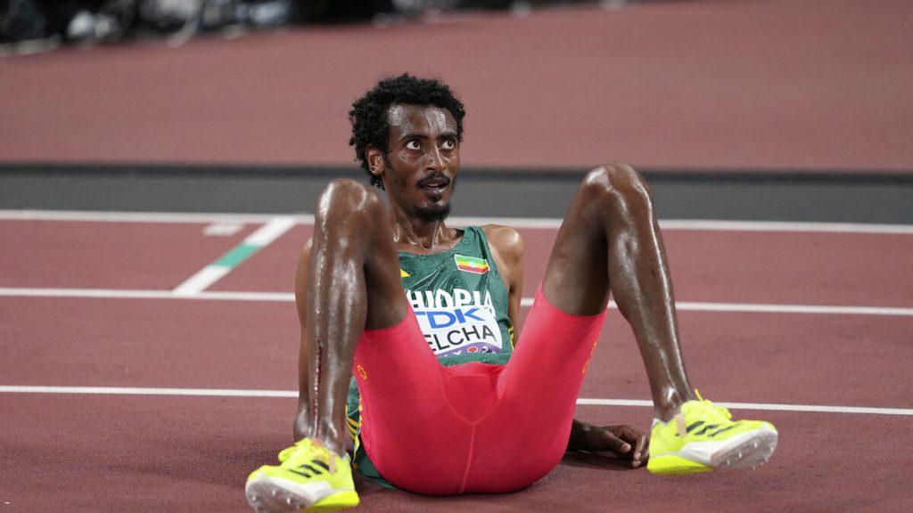 Here is the title rewritten in Swedish:
Yomif Kejelcha slog världsrekord i halvmaraton i Buenos Aires