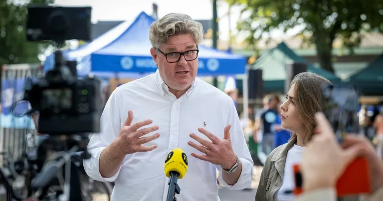 M: Dejtingappar ska få göra bakgrundskontroll