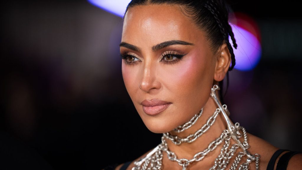 Kim Kardashians herrgård i Los Angeles inbrottsdrabbad, misstänkt påstås ha tagit anställds bil för en biltur