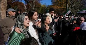 USA skrotar terrorstämpel och avskaffar sanktioner mot Syrien