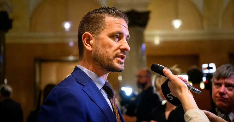 V-topp stöttade morddömd palestinier