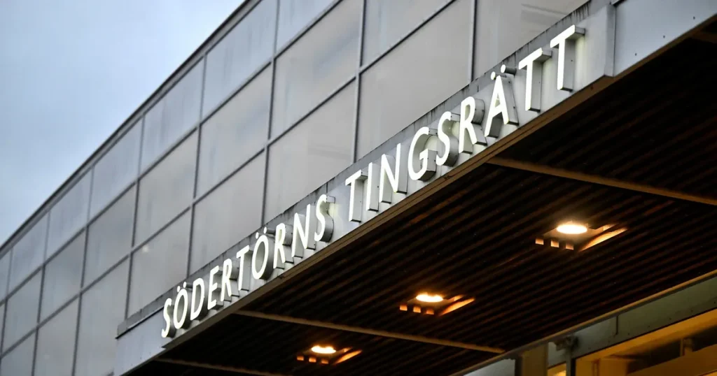 Filmade nakna kvinnor på nudistbad – frikänns för sexuellt ofredande