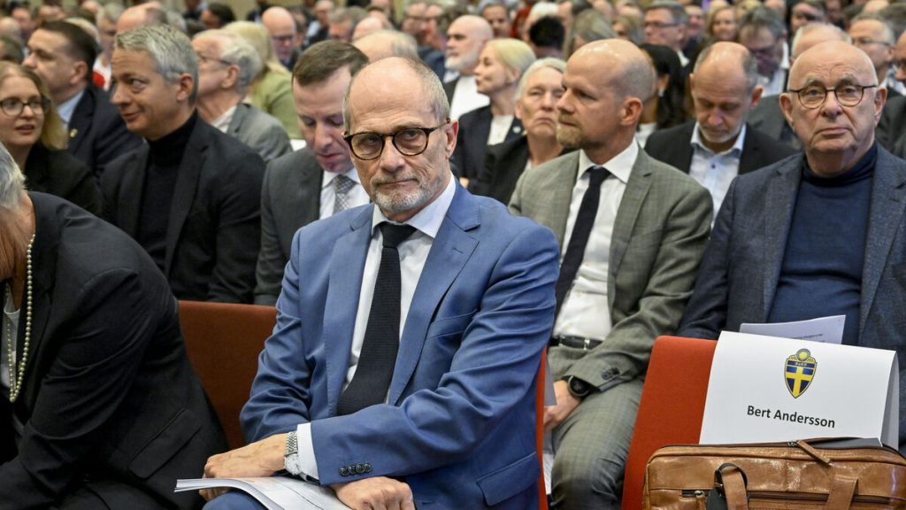 Tidigare UEFA-chef säger att Infantino inte kunde litas på efter maktspel bakom kulisserna