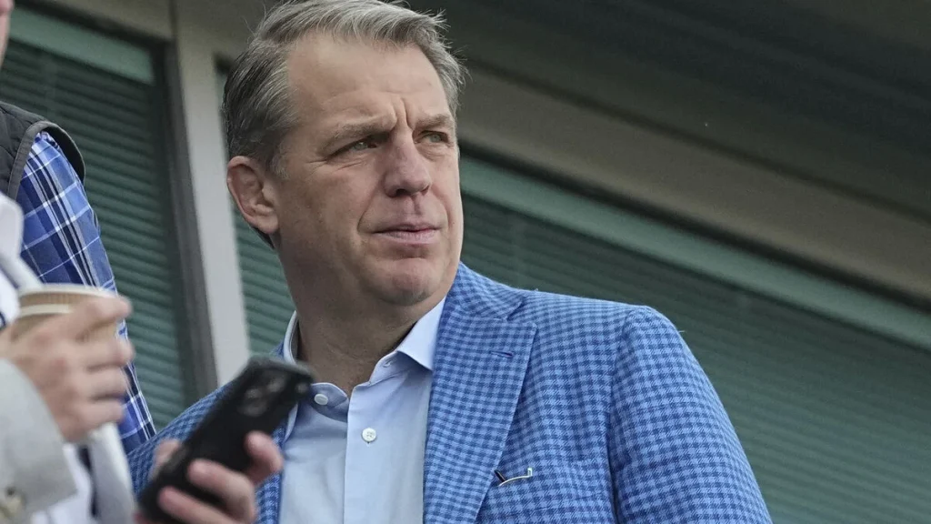 Uppgifter: Chelseas delägare Boehly och Walter diskuterar att sälja aktier