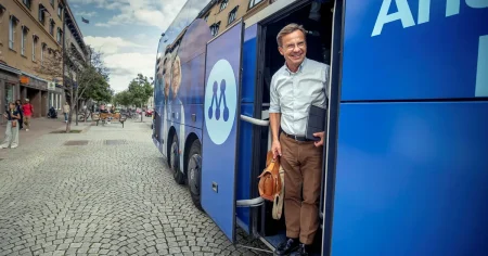 Björn Wiman: I Sverige står Ulf Kristersson kvar med soppatorsk