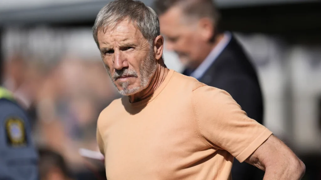 Baxter försvarar Halmstads styrelse efter avgångsbanner, säger att han förstår supportrarnas frustration