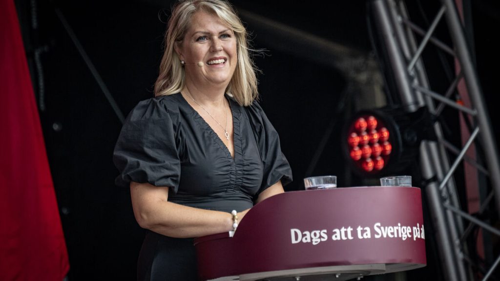 Socialdemokraterna vill förbjuda förtur för privatförsäkrade patienter inom offentlig vård
(Alternative shorter version: S vill förbjuda förtur för privata försäkringspatienter i vården)