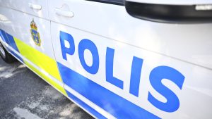 Barn träffat när polis öppnade eld mot bil i Helsingborg