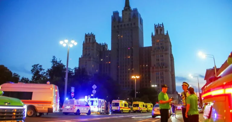 Tre döda i misstänkt bombdåd i Moskva
