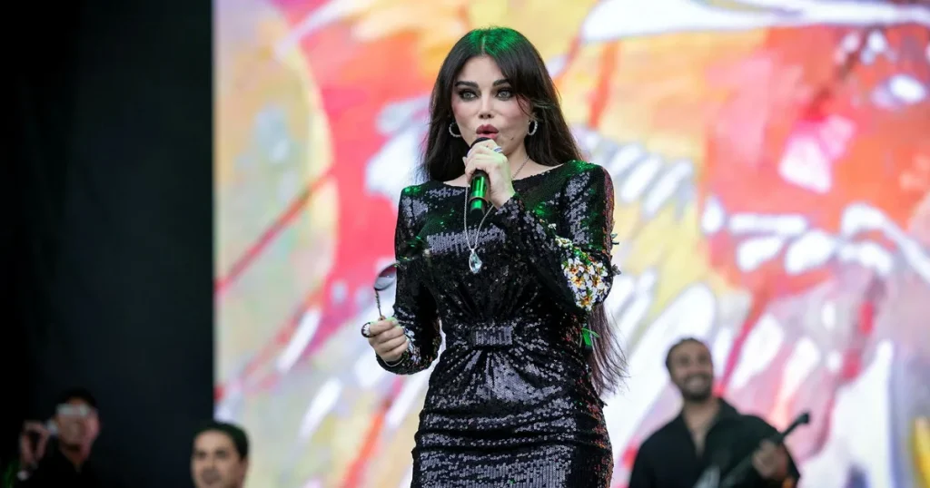 Folkfest när Haifa Wehbe uppträder på kulturfestivalen