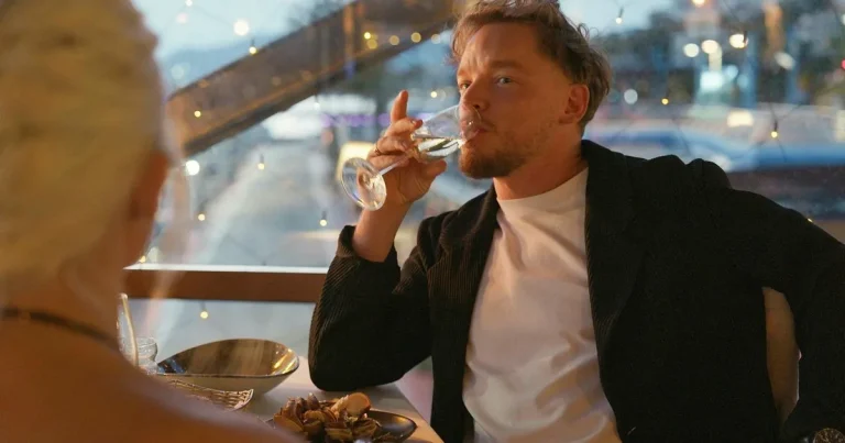 Experterna kritiska till SVT:s hantering av ”Gift vid första ögonkastet”