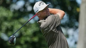 Alex Norén rycker in i striden om Tourfinalen efter stark lördag
(Alternativ formulering: Alex Norén klättrar i kampen om Tourfinalen med stark lördagsinsats på PGA-slutspelet.)