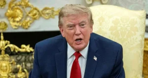 Vita huset till angrepp mot journalist efter konflikt med Trump