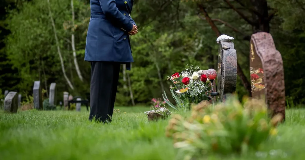 Minst 500 000 svenskar ska kunna begravas vid krig