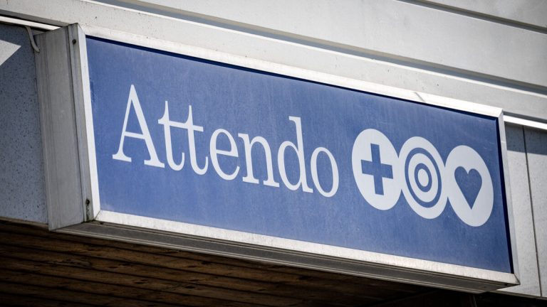 Attendo rapporterar kraftig vinstökning i takt med att efterfrågan på äldreomsorg ökar.
Alternatively, if you want a more concise headline style:
Attendo: Kraftig vinstökning när efterfrågan på äldreomsorg växer.