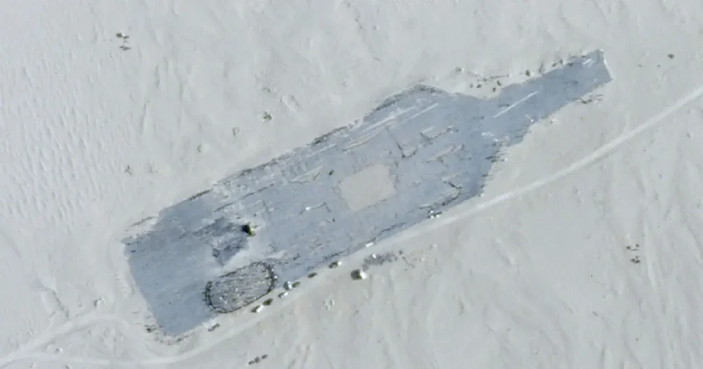 ”Hangarfartygen” i öknen ska lära Kina sänka USA:s största fartyg