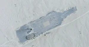 ”Hangarfartygen” i öknen ska lära Kina sänka USA:s största fartyg