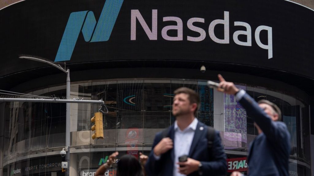Here are a few Swedish translations of the title, ranging from direct to more natural:
Nasdaq planerar 23-timmars handelsdag – i väntan på SEC-godkännande
Nasdaq vill införa 23 timmars handel – kräver SEC:s godkännande
Nasdaq planerar handelsdag på 23 timmar, under förutsättning av SEC-godkännande
The first option is probably the closest in tone and structure to the original.