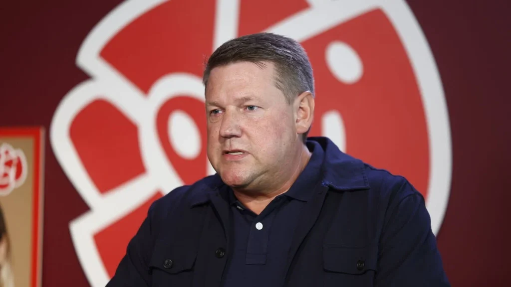 Socialdemokraterna utlovar stopp för storskaligt fiske av sill och skarpsill i Östersjön.