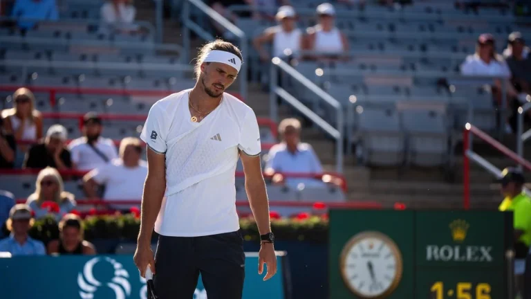Världstrea Alexander Zverev utslagen i Cincinnati av Tommy Paul