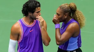 Serena Williams och Carlos Alcaraz når kvartsfinal i mixed dubbel i US Open innan uttåget.