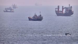 UAE säger att iransk raketattack träffade ADNOC oljetanker i Hormuzsundet