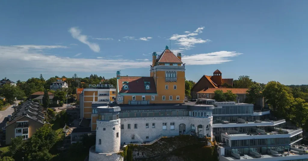 WS: Den krusidullfria matsalen på Villa Foresta spelar säkert
