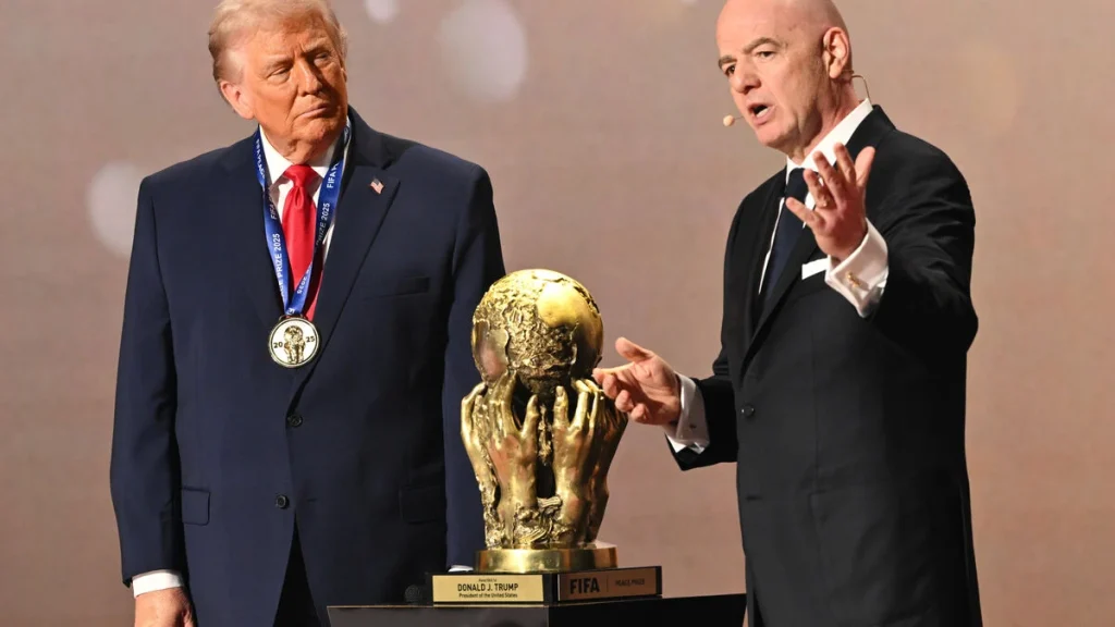 Efter tio turbulenta år, håller FIFA-chefen Gianni Infantino på att förlora stödet?