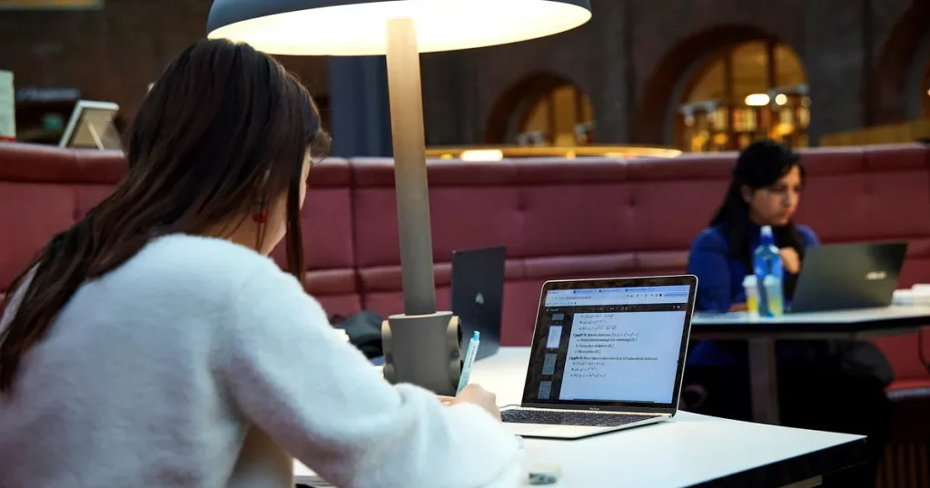 Lätt att komma in – fyra utbildningar som ger bra lön