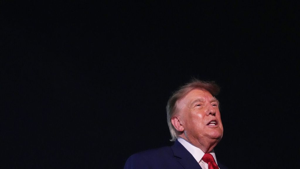 Trump bekräftar att han bytte flygplan efter säkerhetshot vid Natotoppmötet i Ankara.
