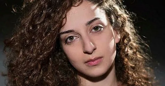 Loubna Mrie: ”När jag var ung tyckte jag om att pappa hade vapen och kunde skydda oss”