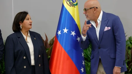 Venezuela frigör 131 politiska fångar efter samtal med oppositionen