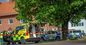 Flera skadade av svärdman på skola i Fagersta – en gripen