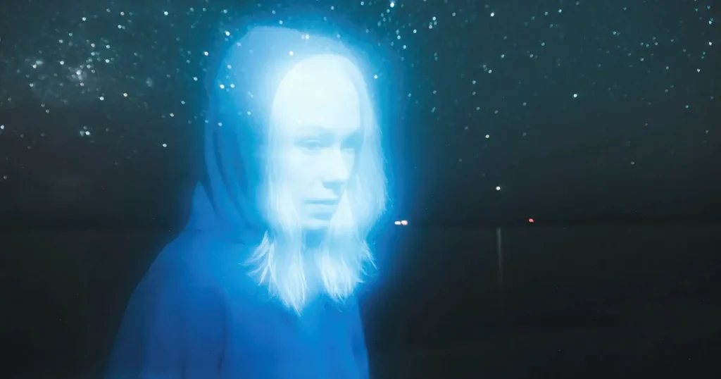 Phoebe Bridgers har blivit mainstream – men ljudmaxxar ett indiesound