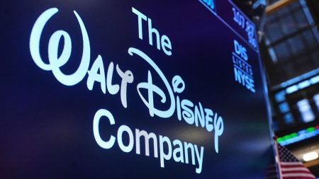 Disney tecknar avtal med TikTok för att låta användare använda klipp från Star Wars, Toy Story och Marvel-filmer
