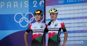 Flydde talibanerna utklädd till man – tog silver i cykling