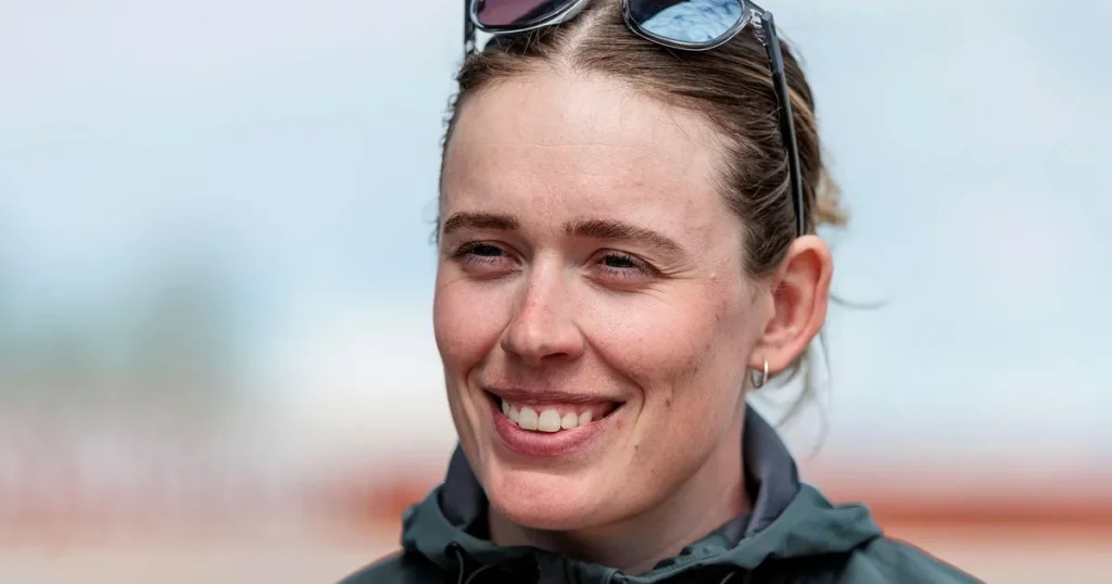 Elvira Öbergs nya stil: ”Har insett att det är kul att vara lite mer avslappnad”
