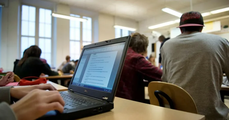 Efter Pisaraset: L vill dra tillbaka elevernas datorer