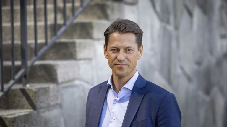 Stor vänstersväng i skolvalen – Moderaterna förblir största parti