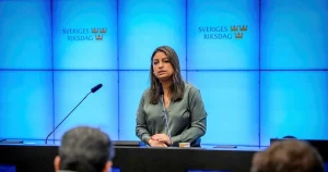 Inget nytt sonderingsuppdrag – C och V i ordkrig