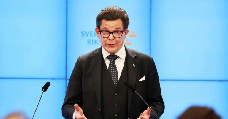 Magdalena Andersson får uppdraget att försöka bilda regering