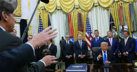 Trump portar flera medier från Vita huset: ”Lögner”