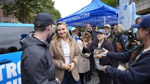 Here are a few ways to rewrite the title in Swedish, depending on the exact tone you want:
Most direct and natural translation:
Ebba Busch om valspurten: Det är lite bitterljuvt
A slightly more formal/news-style version (with quotation marks):
Ebba Busch om valspurten: ”Det är lite bitterljuvt”
Alternative phrasing with a more descriptive verb (if you want to vary the structure):
Ebba Busch om valspurten: ”Det känns lite bitterljuvt”
All of these are correct. ”Valspurten” is the standard Swedish term for the final sprint of an election campaign, and ”bitterljuvt” is the exact Swedish equivalent of ”bittersweet.”