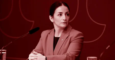 Ledare: Parisa Liljestrand snackar en del strunt – men har också poänger