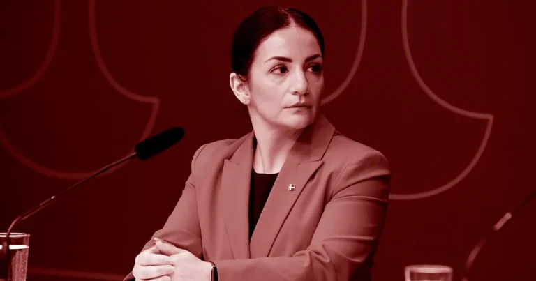 Ledare: Parisa Liljestrand snackar en del strunt – men har också poänger
