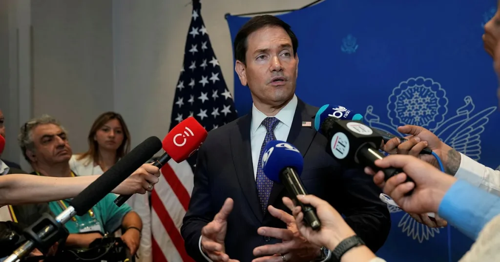 Iran och USA utbyter nya attacker