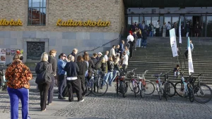 Rekord i förtidsröstande i Sverige – över 3,7 miljoner har lagt sina röster