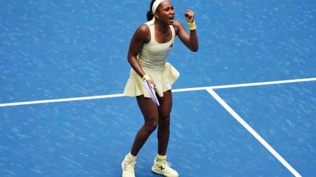 Here are a few Swedish rewrites of the title, ranging from direct to more natural sports-headline style:
Coco Gauff når semifinal i US Open efter comebackseger mot Mirra Andreeva
Coco Gauff till US Open-semifinal efter vändning mot Mirra Andreeva
Coco Gauff klar för semifinal i US Open efter comeback mot Mirra Andreeva
The most natural Swedish sports headline is probably the second one: Coco Gauff till US Open-semifinal efter vändning mot Mirra Andreeva.
